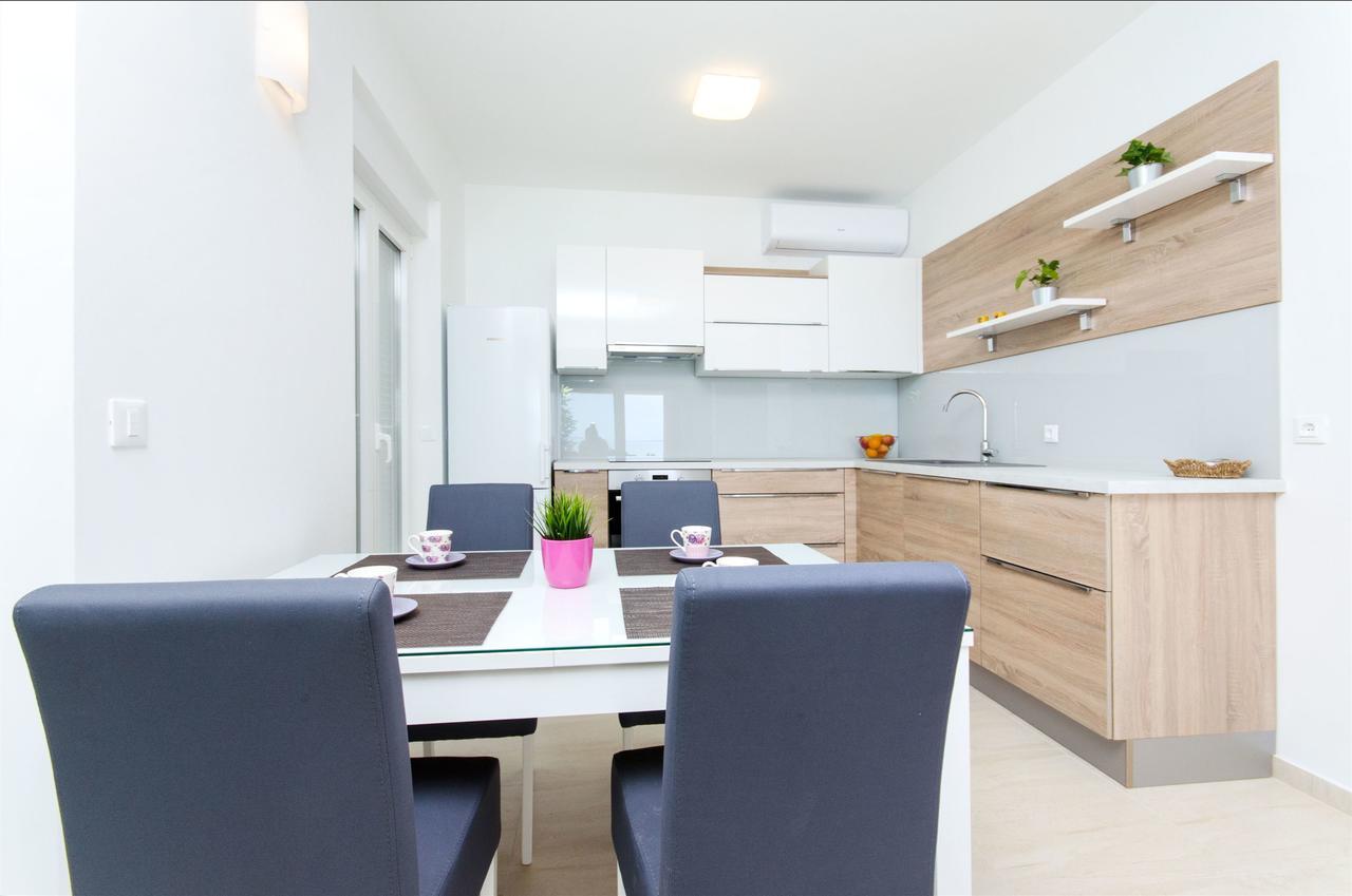 Apartments Branimir Mandre Exterior photo